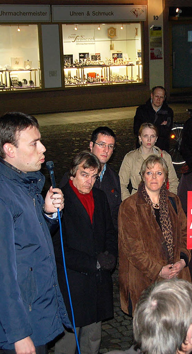 Nils Schmid bei der Montagsdemo im Februar.  | Foto: Gerhard Walser