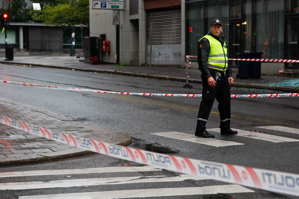 Zerstrungen in Oslos Regierungsviertel nach der Detonation einer Bombe