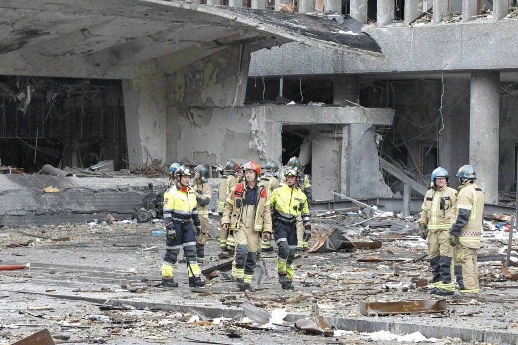 Zerstrungen in Oslos Regierungsviertel nach der Detonation einer Bombe