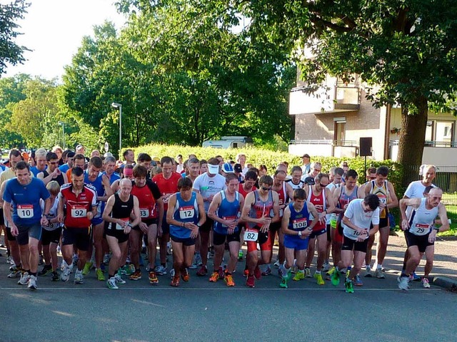 Start zur Zehn-Kilometer-Strecke  | Foto: Karlernst Lauffer