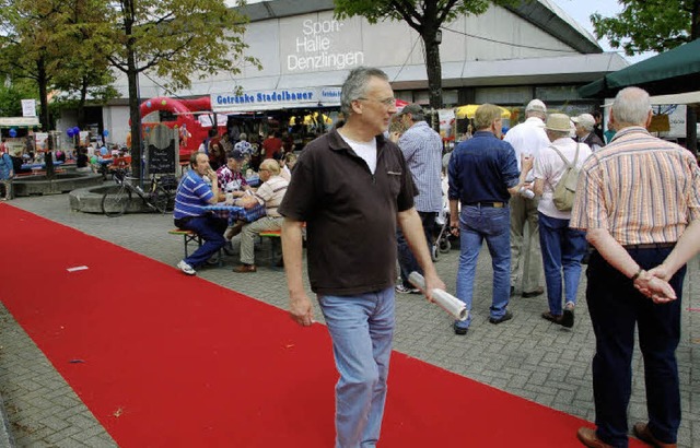 Der rote Teppich als &#8222;Markenzeichen&#8220; der Denzlinger Schau   | Foto: Frank Kiefer