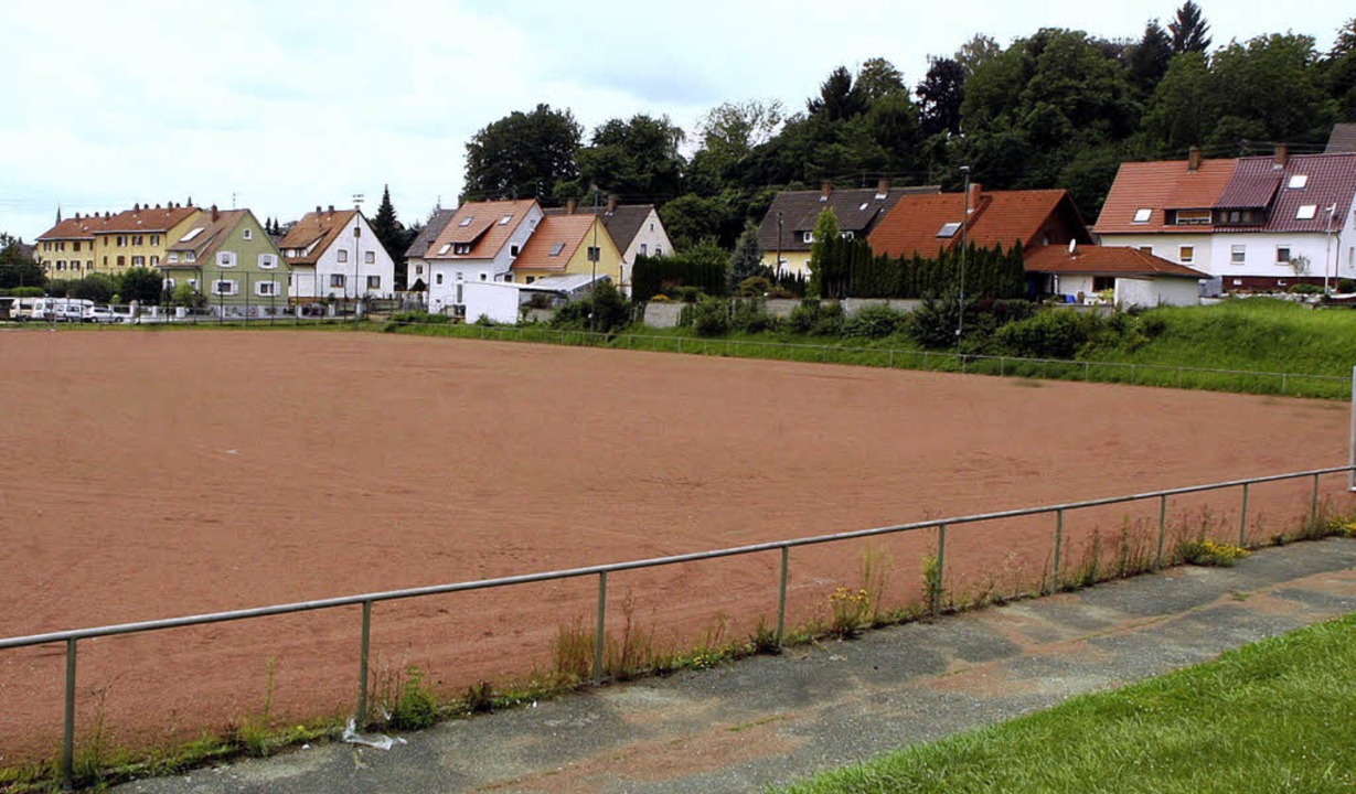 Schon bald soll der Sportplatz des SC ...ielbar sein: Ein Kunstrasen soll her.   | Foto: Heidi Foessel