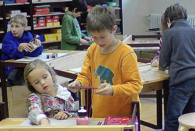 Im Zienkener Montessori-Kinderhaus ler... Alters gemeinsam bei der Freiarbeit.   | Foto: Privat