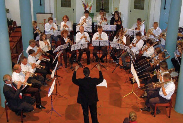 Die Posaunenchre Vrstetten und Gunde...mmerkonzert in der Vrstetter Kirche.   | Foto: Pia Grttinger