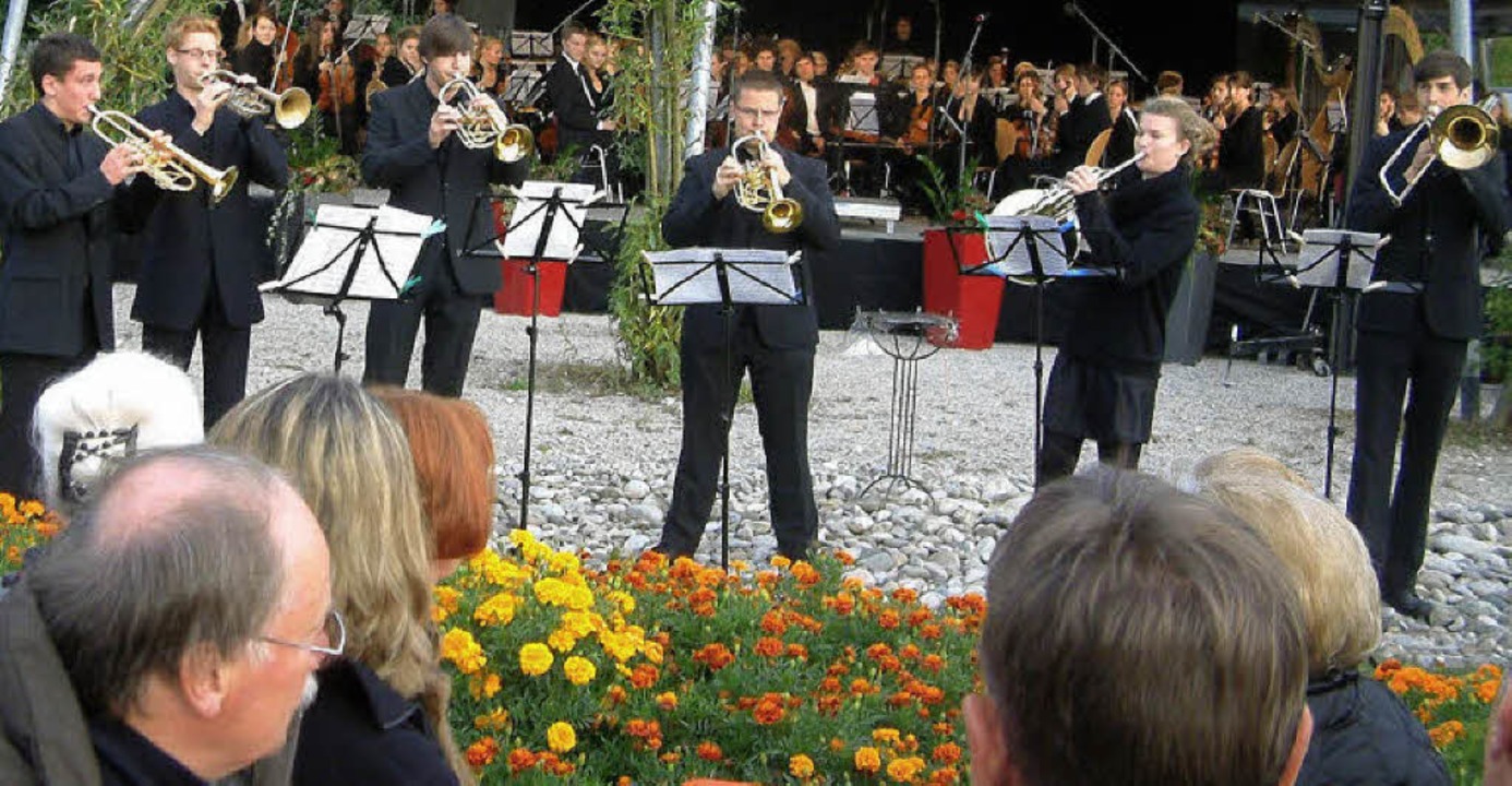 Mit festlichen Blechbläserklängen wurd...rchesters Baden-Württemberg eröffnet.   | Foto: Roswitha Frey