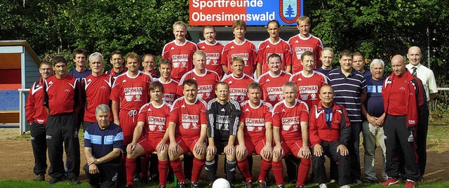 Die AH der Sportfreunde Obersimonswald...iburg. Dorthin fhrt auch ein Fanbus.   | Foto: Verein