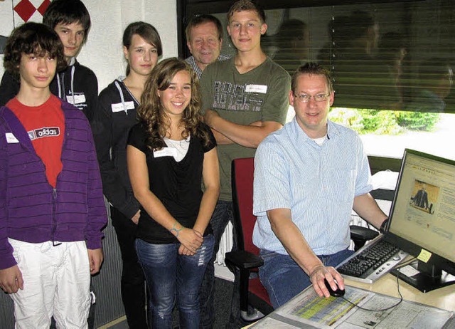 Konrektor Andreas Bosch (rechs) und Ku... Brix und Patrick Neuhaus (von links)   | Foto: gottstein