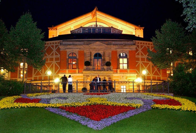 Wallfahrtssttte der Wagnerianer: Das Bayreuther Festspielhaus    | Foto: dpa