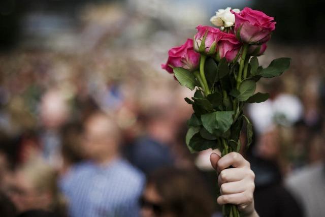 150.000 Menschen gedenken in Oslo der Opfer