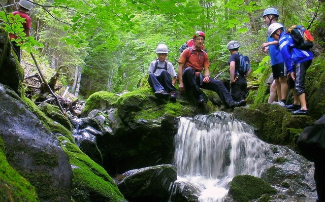 Verschnaufen und genieen: Pause am Wasserfall  | Foto: matthias maier