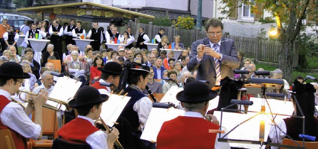 Viele Zuhrer, gute Musik, harmonische...gsvolles Sommerkonzert wurden erfllt.  | Foto: Monika Rombach