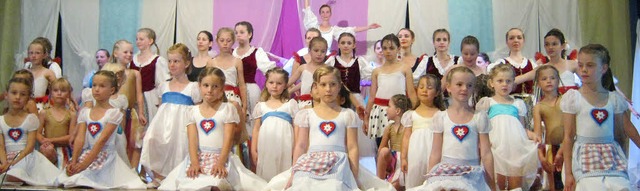 Kleine Tnzer, groer Auftritt: Ballett im Kurhaus  | Foto: Anne Freyer