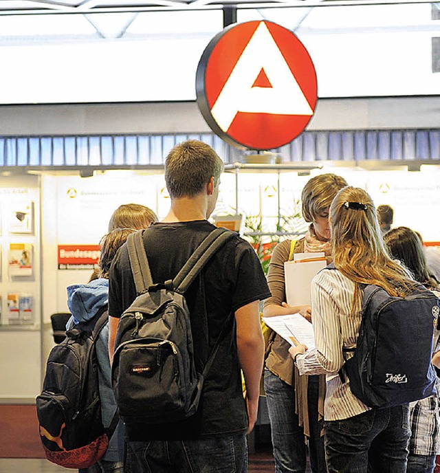 Hoffen auf einen Job   | Foto: dpa