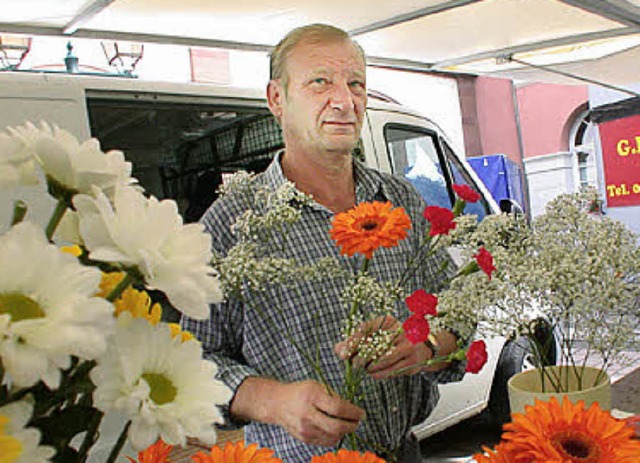 Zur Abwechslung nicht Blumen, sondern ...lsst Marktsprecher Hans-Peter Bickel.  | Foto: Andr Hnig