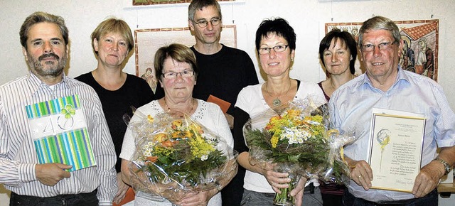 Ehrung fr treue  Mitgliedschaft beim ...ller (Zweite von rechts) gratulierte.   | Foto: Brigitte Chymo