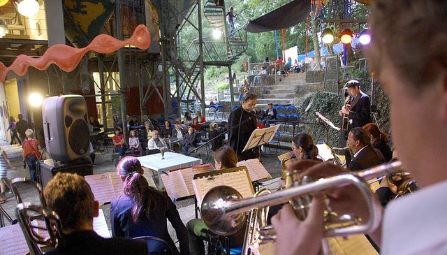 Die Jazzhaus Bigband spielte im Kieswerk.   | Foto: Lauber