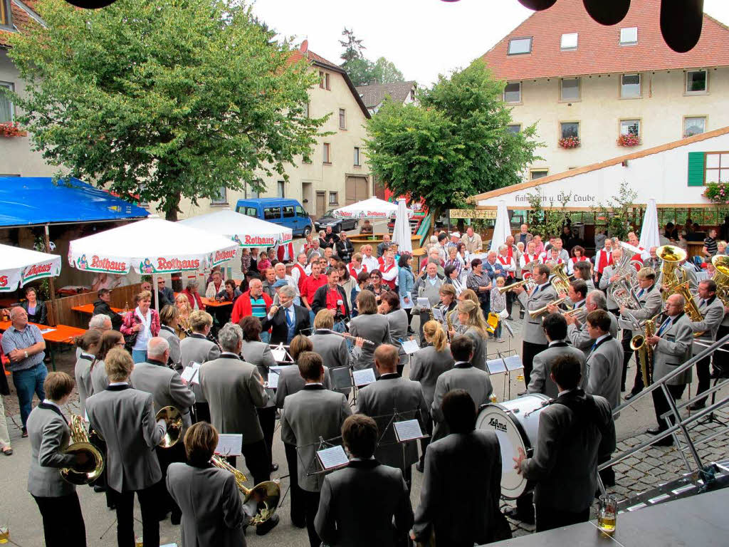 Die Stadtmusik erffnete das 28. Schlossfest.