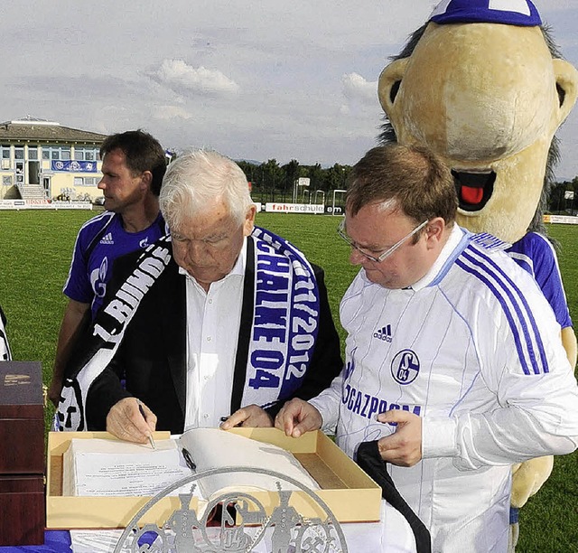 Fest beim FC Teningen mit Schalke 04-Fans  | Foto: Markus Zimmermann