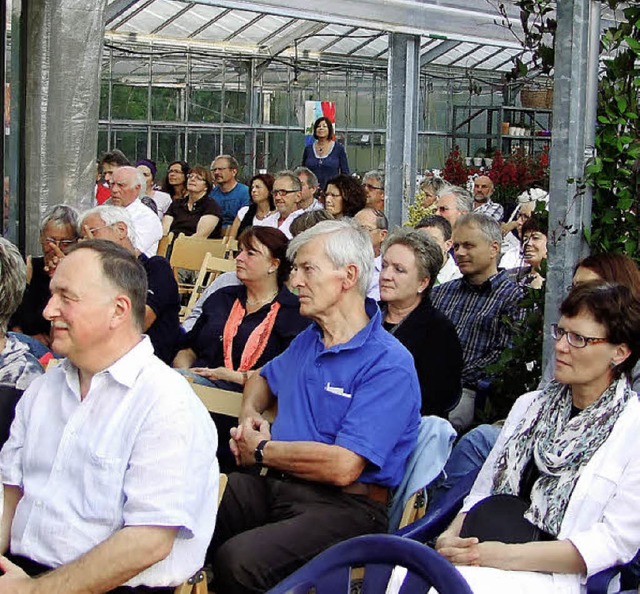 Enges Band: Das Publikum im Gewchshaus der Grtnerei Vosskuhl war begeistert.  | Foto: Martina David-Wenk