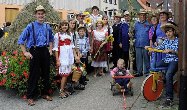 Sie zeigten, wie man frher Heu trocknete: Die Hainzemacher aus dem Zinken ....  | Foto: Christa Maier