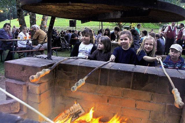 Seenachtsfest mit Stockbrot und leckeren Forellen