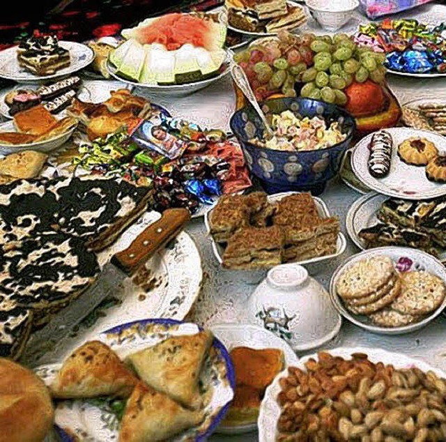 All diese guten Dinge kommen whrend des Ramadans nachts auf den Tisch.   | Foto: Privat