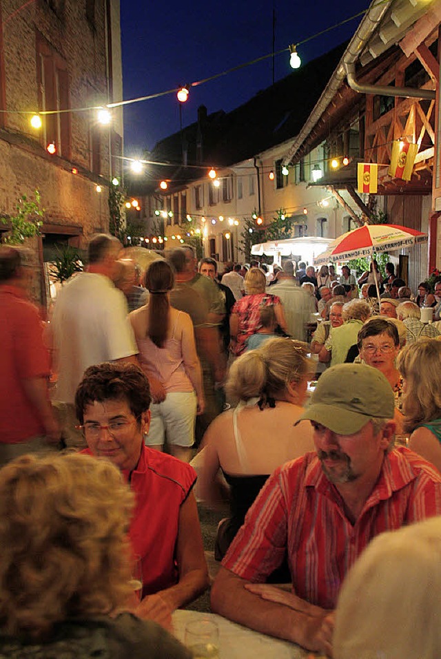 Sommer, Sonne, junger Wein  in der Gass&#8217;.  | Foto: ARCHIVFOTO: E. SIEBERTS