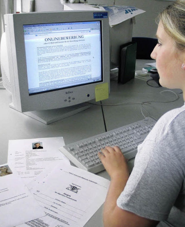 Immer m ehr Menschen bewerben sich ber das Internet   | Foto: Bianca Fritz