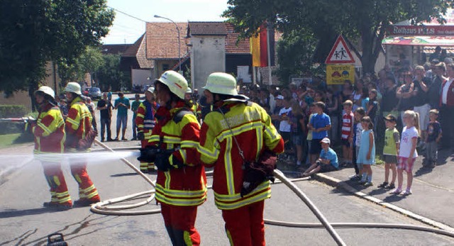 Frauenpower beim Lscheinsatz erlebten...em Motto &#8222;Mini-Feuerwehr&#8220;.  | Foto: Archivfoto: Werner Probst