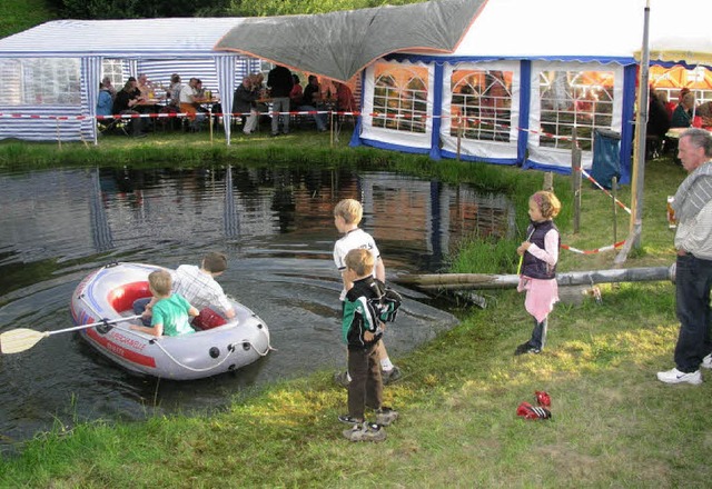 Besonders die Kinder hatten ihre helle...boot auf dem Kaltenbacher Lschteich.   | Foto: Kanmacher