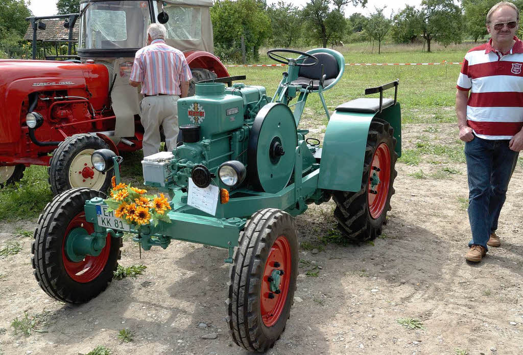 Die ausgestellten Traktoren wurden immer wieder begutachtet