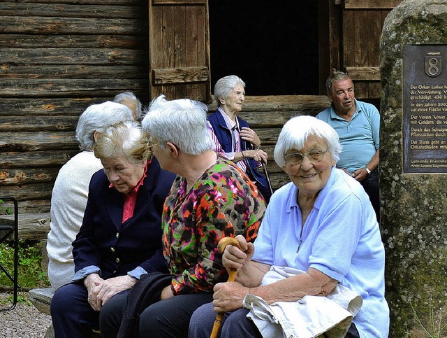 Rast an der Waldhtte Rauhrnle   | Foto: BZ