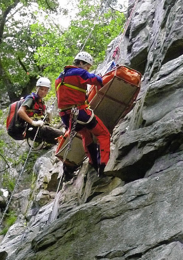 Rettung am Felsen: fr die Bergwachtmitglieder keine Seltenheit.   | Foto: bz