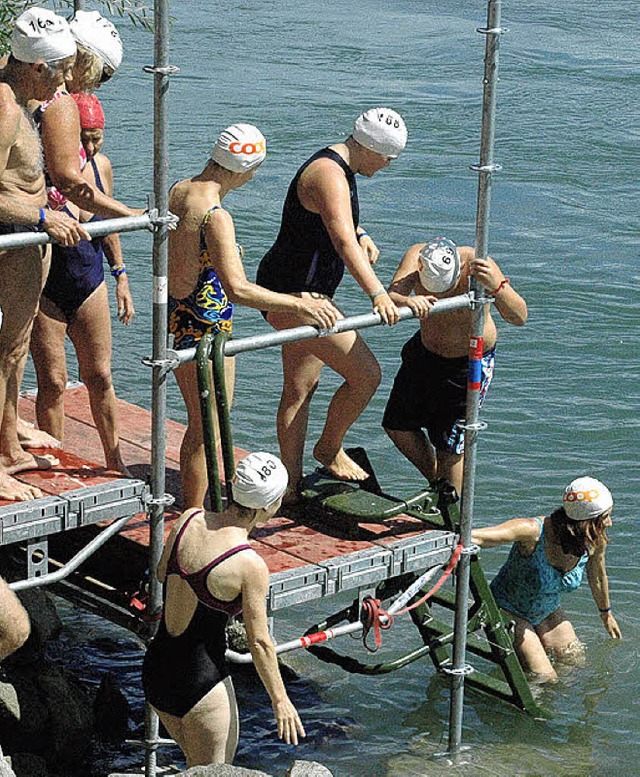 3,5 Kilometer sind beim  Rheinschwimmen  zu bewltigen.   | Foto: BZ