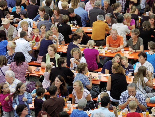 Rekord: Deutschlands lngste Kaffeetaf...rn derzeit in der Messe Offenburg tagt  | Foto: Helmut Seller