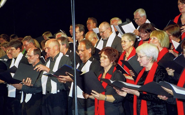 Wer Freude am Singen hat, ist beim Pro... werden wieder viele Stimmen gesucht.   | Foto: Franz Spth