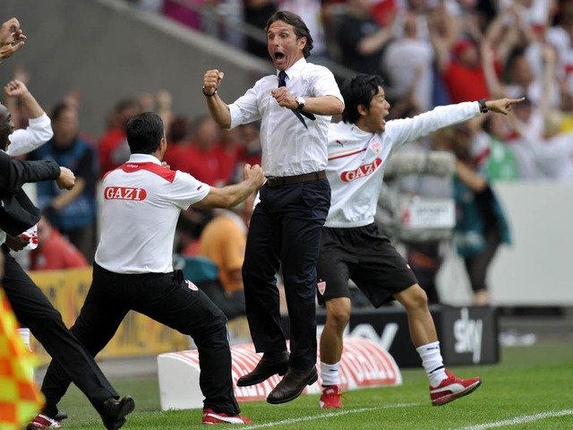 Bruno hebt ab: VfB-Coach Labbadia hat ...ercedes-Benz-Arena passend eingeweiht.  | Foto: AFP