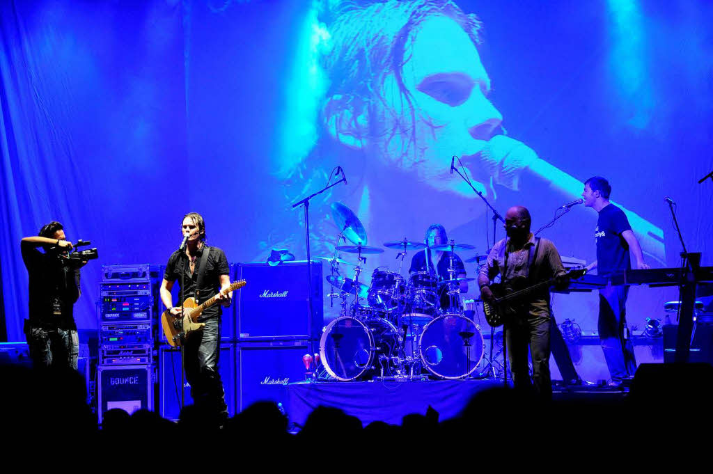 Rockten den Markgrfler Platz: die Bon-Jovi-Tributeband Bounce.