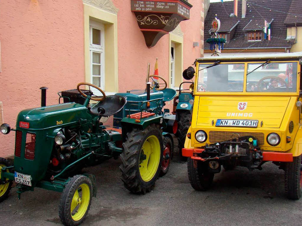 Eine groe Zahl von Oldie-Traktoren gab’s beim Fest zu bewundern.