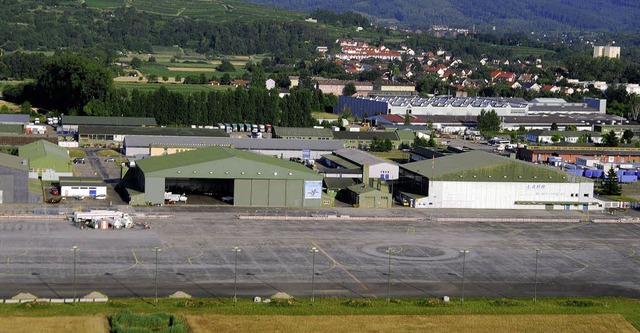 Fr den Lahrer Flugplatz gibt es Interessenten fr einen Kauf.   | Foto: Archiv: Michael Bamberger