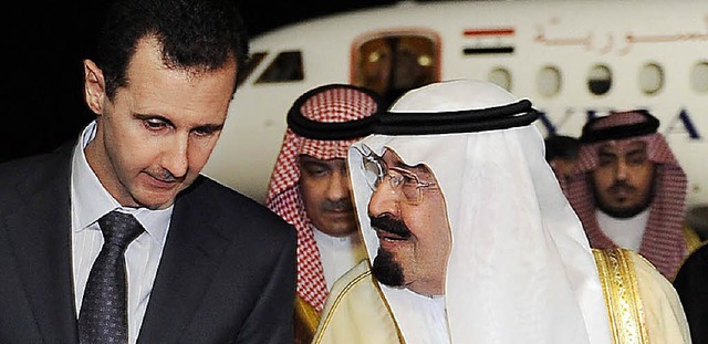 Knig Abdullah (rechts) vonSaudi-Arab... Syriens Politik ungewhnlich scharf.   | Foto: dpa