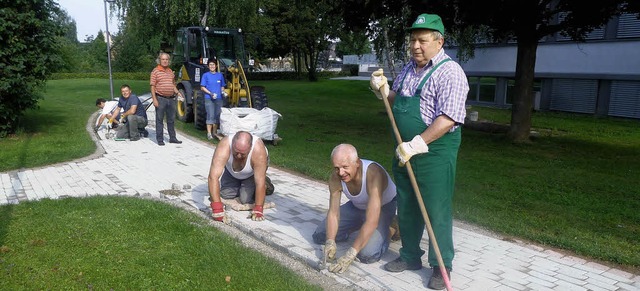 Fleiige Kommunalpolitiker (von links)...  Friedhelm Tscherter und Dieter Fink   | Foto: BZ