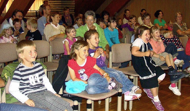 Riesigen Spa hatten die Kinder beim Puppentheater.   | Foto: Hentschel