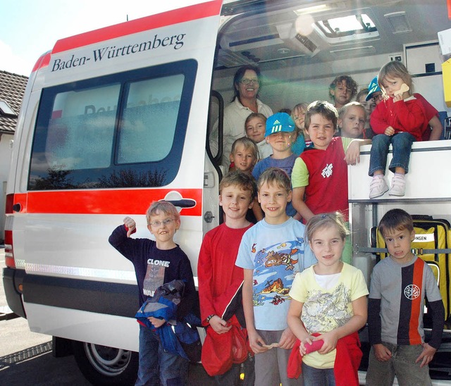 Beim Murger Sommerspa hatten die Kind...n einen Krankenwagen hineinzuschauen.   | Foto: Brigitte  Chymo