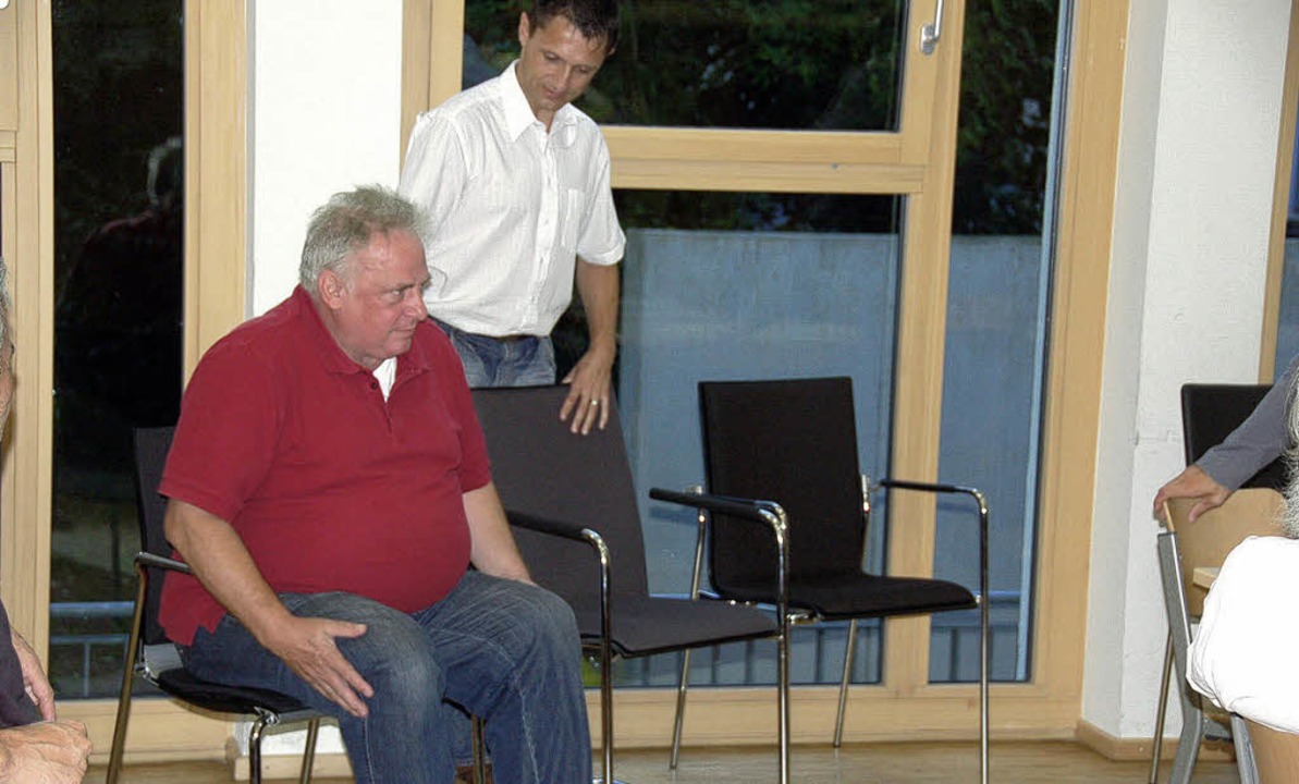Sitzprobe im Gemeinderat Schönau: Der ...wird mit neuem Mobiliar ausgestattet.   | Foto: Hermann Jacob