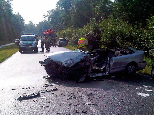 Eine 54 Jahre alte Autofahrerin starb bei dem Unfall.  | Foto: Patrick Seeger