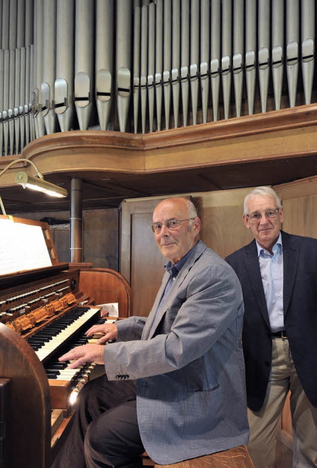 Organist Egon Kuri (links) und Projektleiter Peter Bock   | Foto: Rita Eggstein