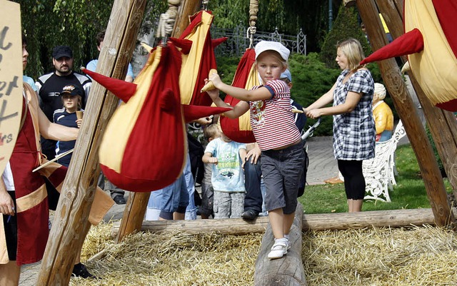 Spieleparcours fr angehende Burgfrul...as gehrt zum mittelalterlichen Markt.  | Foto: Europa-Park