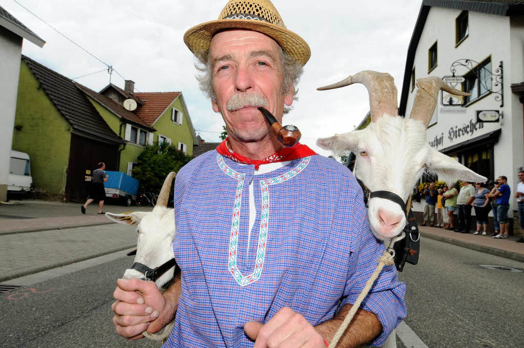 Bildimpressionen des Umzugs am Festsonntag in Rheinhausen