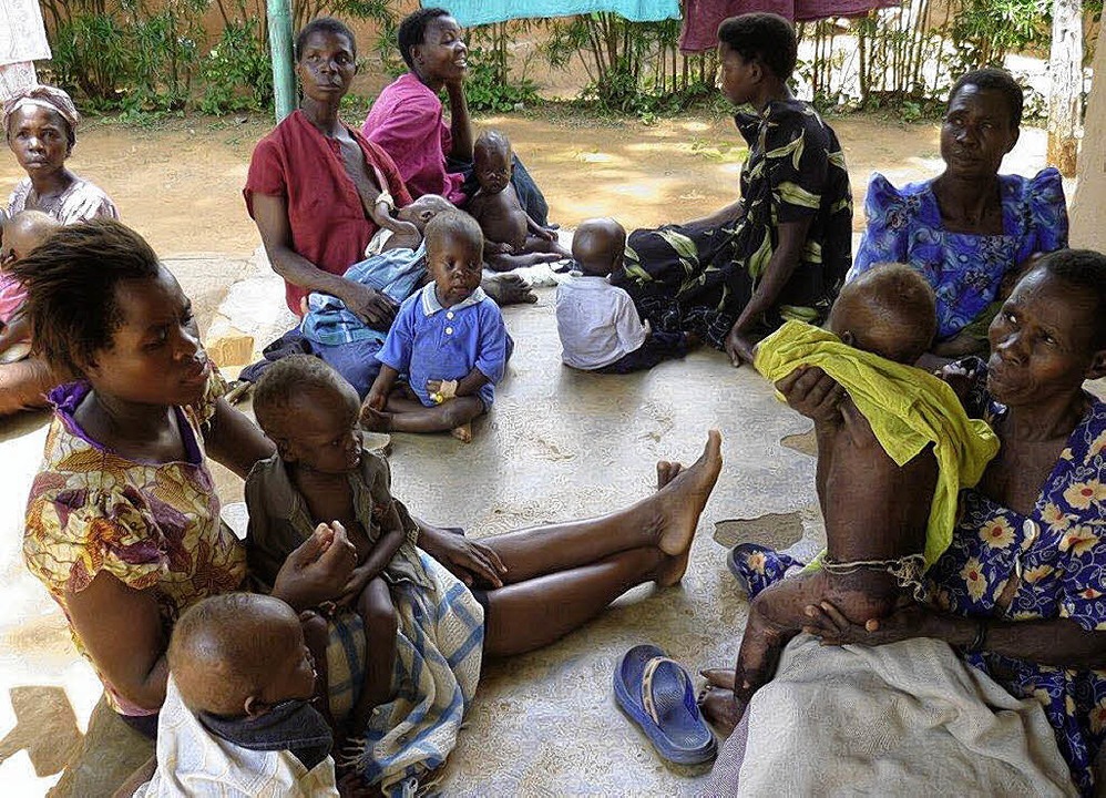 Menschen im Salem-Gesundheitszentrum im Osten Ugandas   | Foto: Privat